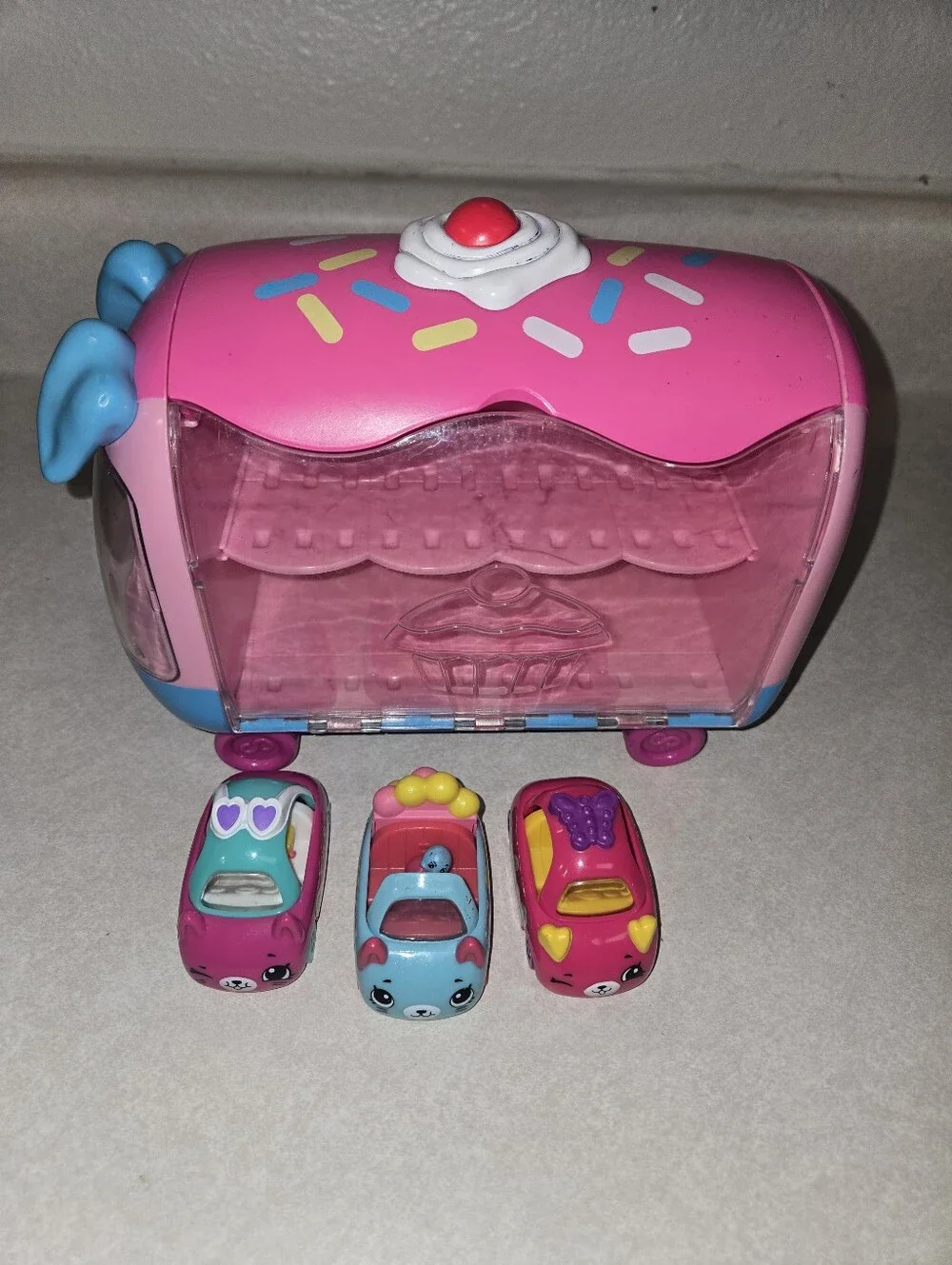 Shopkins Cupcake Truck & Mini Car Bundle